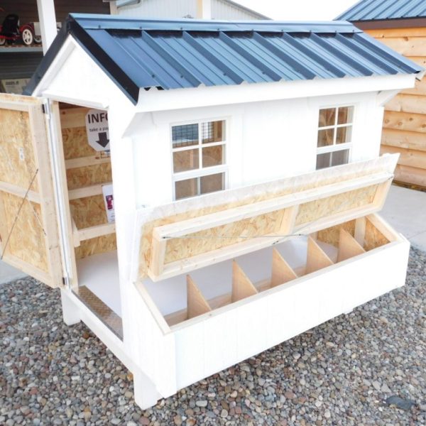 5X6FT QUAKER STYLE CHICKEN COOP LP smart side siding